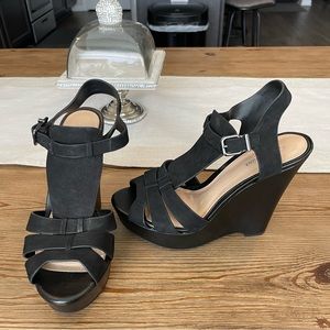 Black Wedges
